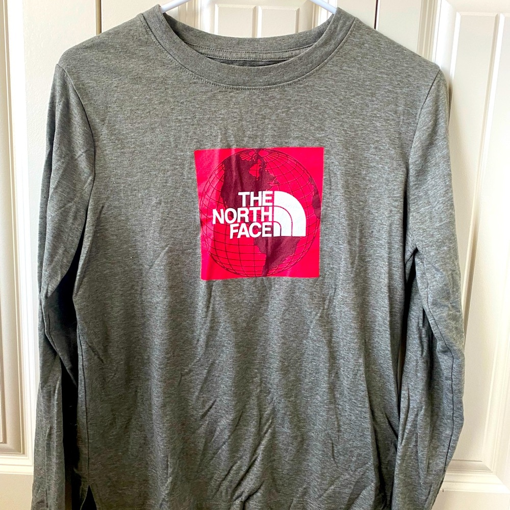 Long sleeve gray north face shirt